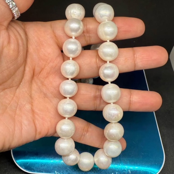 Jewelry - NEW XL 14K Solid Real Gold Natural XL pearl necklace like Angelina Jolie 😍